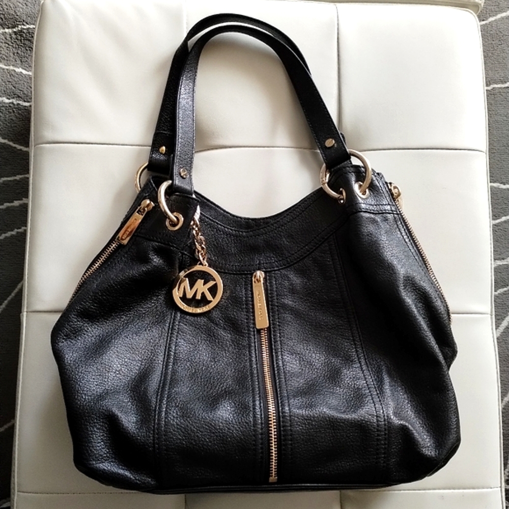 Michael Kors Black Leather Zippered Bag with Dust Bag EUC - Picture 10 of 16